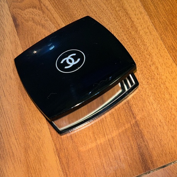 Authentic Chanel Duo Compact Mirror - Picture 3 of 10
